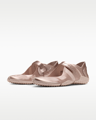 24 SKIMS × Nike Women's RIFT SATIN NikeSKIMS Rift Satin Women's Shoes. Nike.com